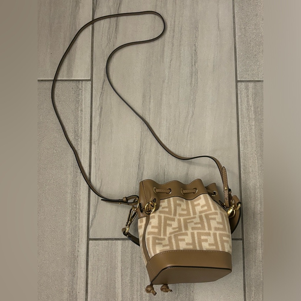 Fendi bucket bag mon tresor felt material - Picture 8 of 9